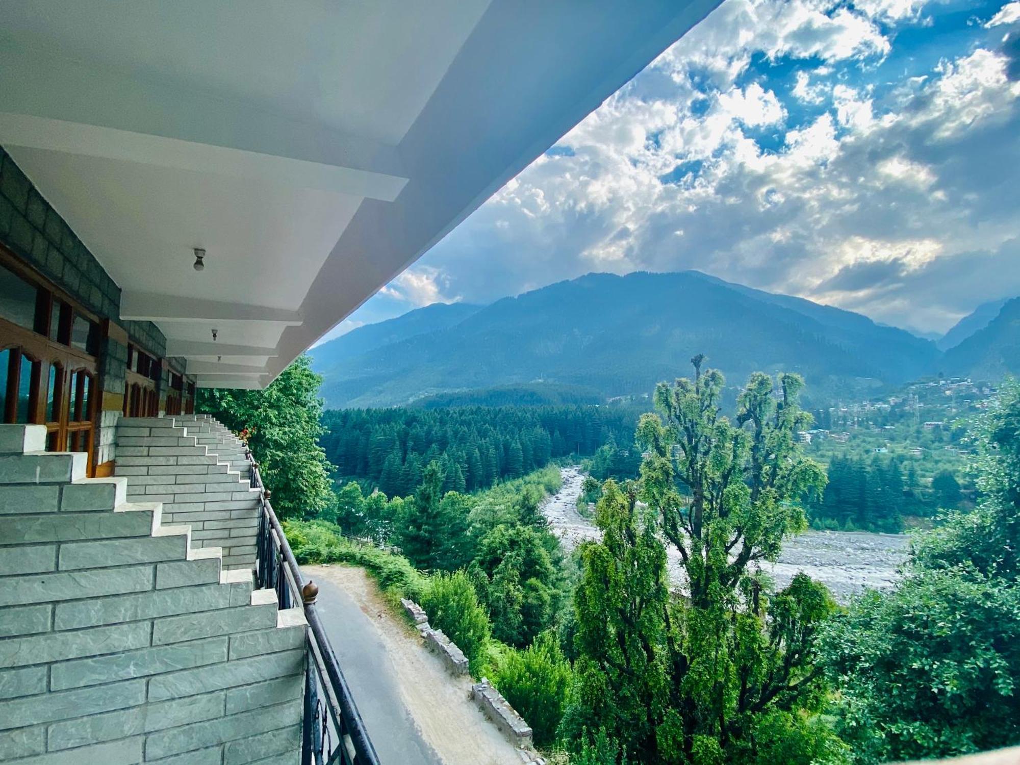 Hotel Hollywood Vibes #Riverview #Premium Rooms #Prime Location #Most Awarded #Parking #Top Rated #Open Terrace #Lawn #Best Selling Hotel In Manali - Manali (Himachal Pradesh)