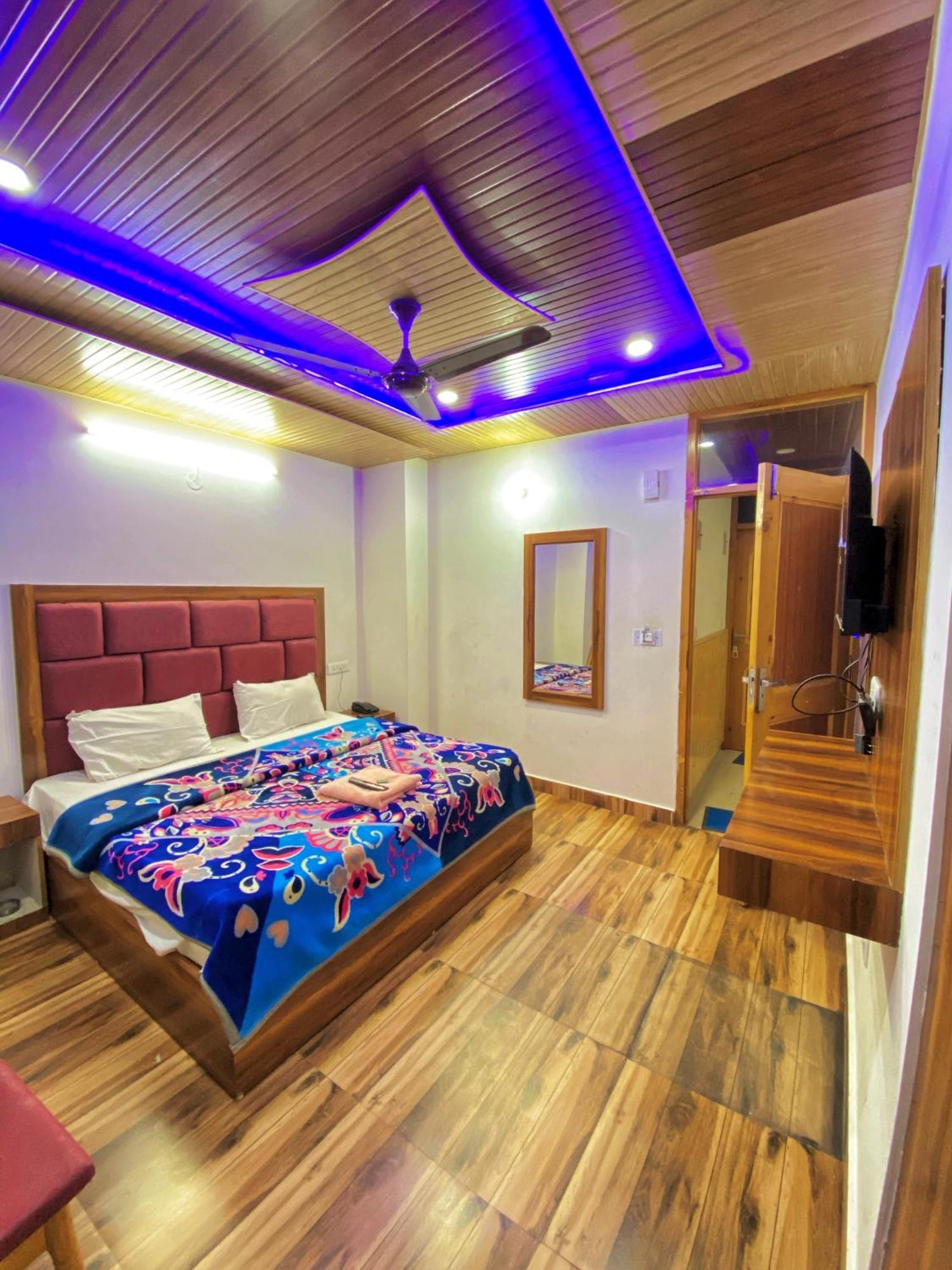 Kst Villa Near Mall Road Manali