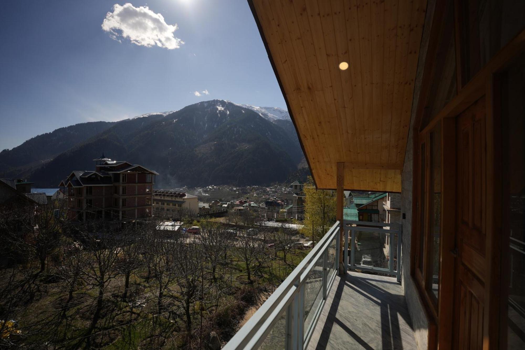 Wooden Castle Hotel & Resort - Manali (Himachal Pradesh)