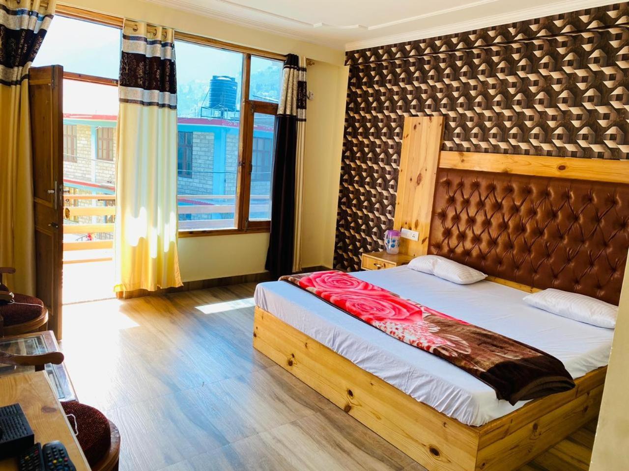Timber Hill Hotel - Manali (Himachal Pradesh)