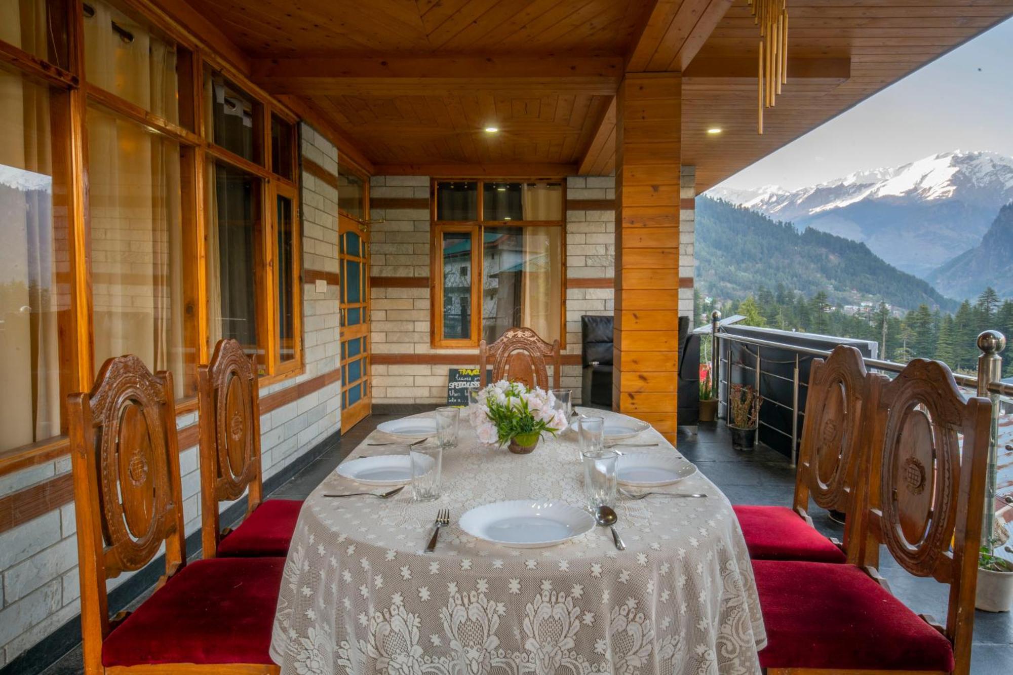 Urban Monk Hostel - Manali (Himachal Pradesh)