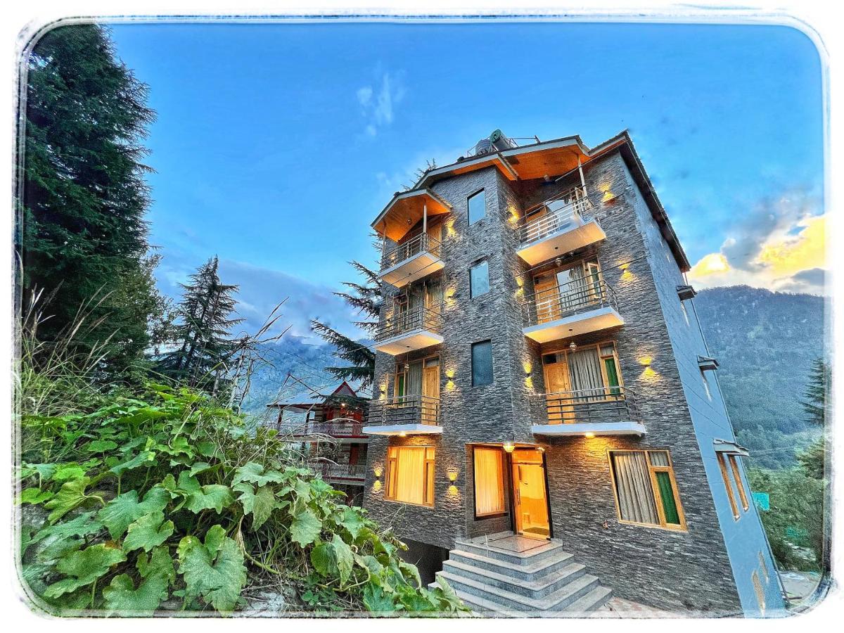 North Deodar Avenue, Manali