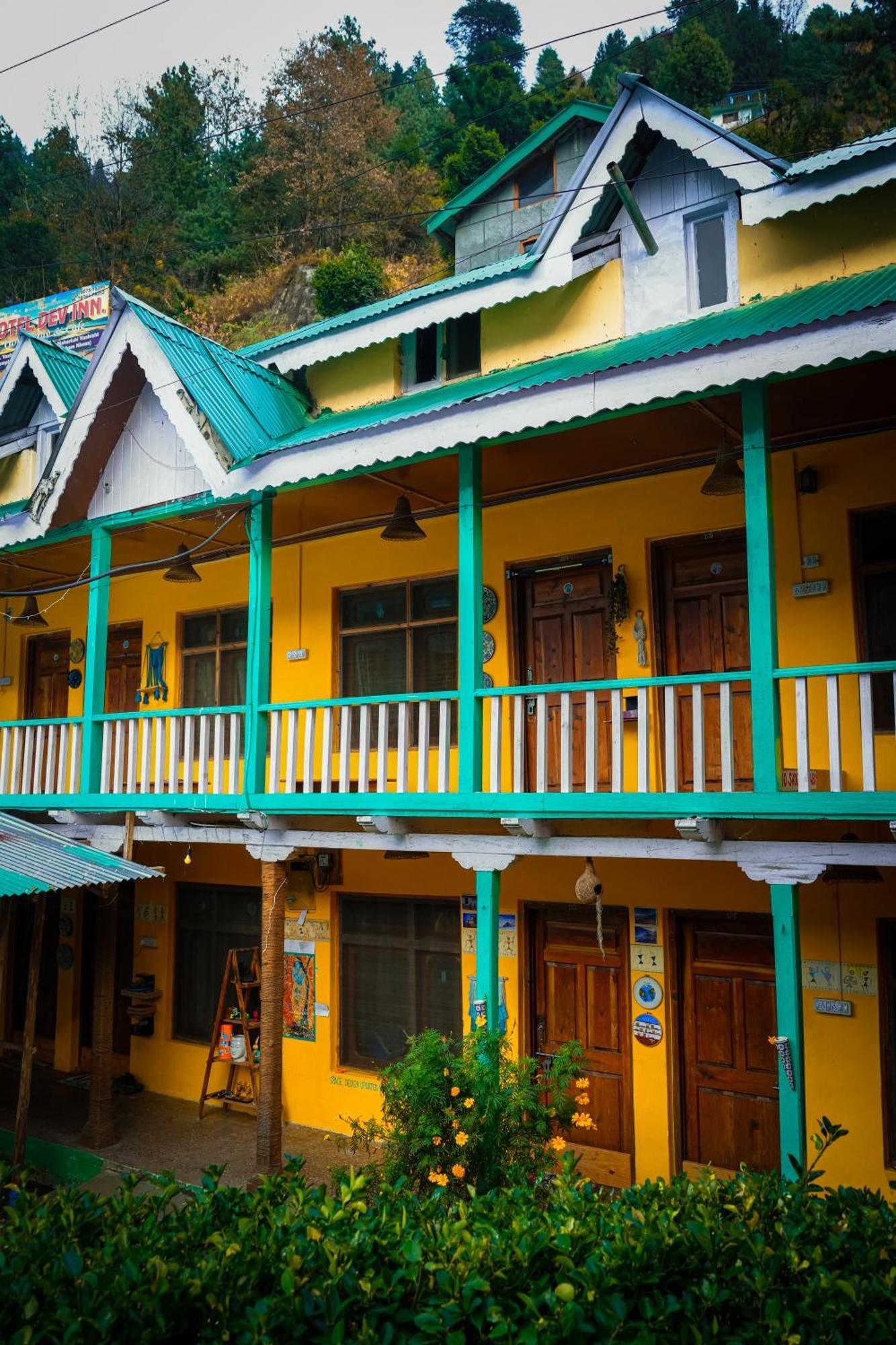 Yaarana Stay & Cafe, Vashisht, Manali - Manali (Himachal Pradesh)