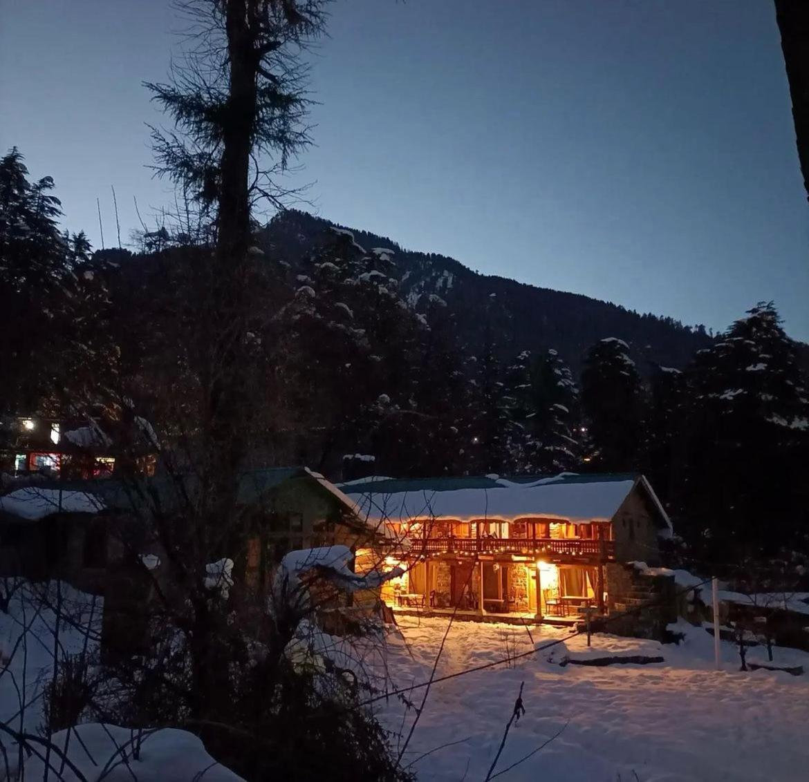 Mudhouse Old Manali Bed & Breakfast - Manali (Himachal Pradesh)