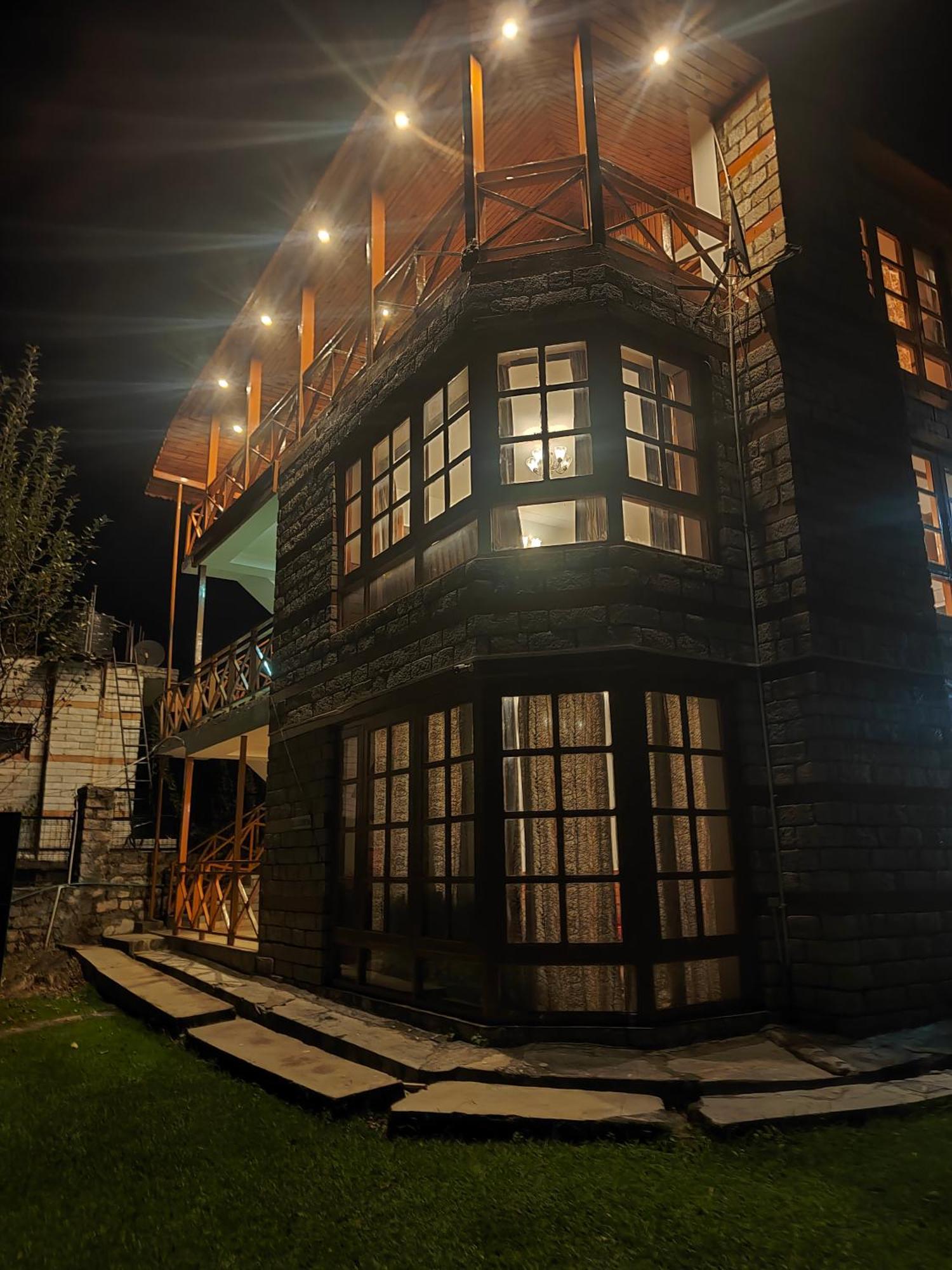Serene Stays Colonel Zorawar Cottage - Manali (Himachal Pradesh)