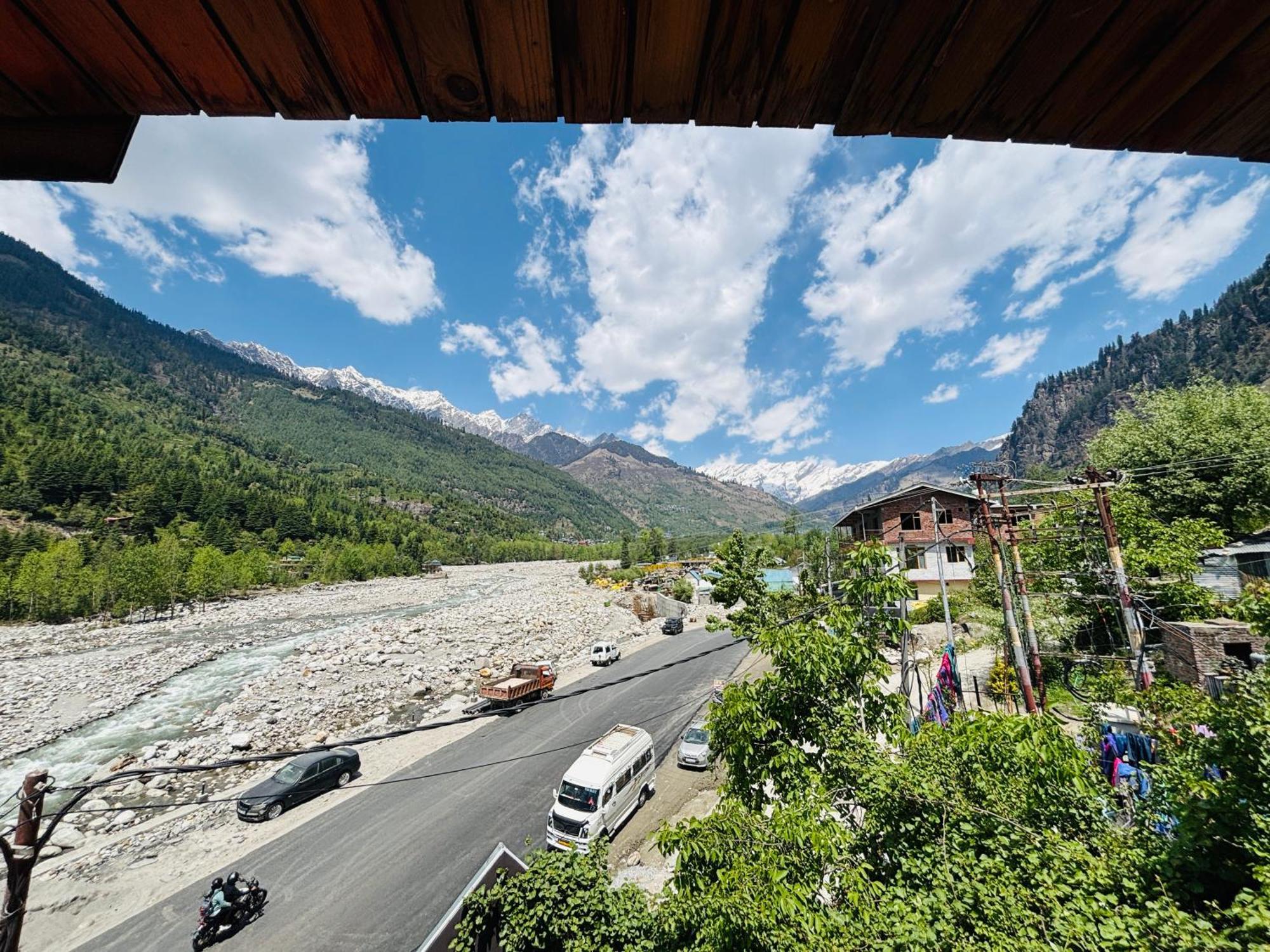 The Riverine Villa - Manali (Himachal Pradesh)