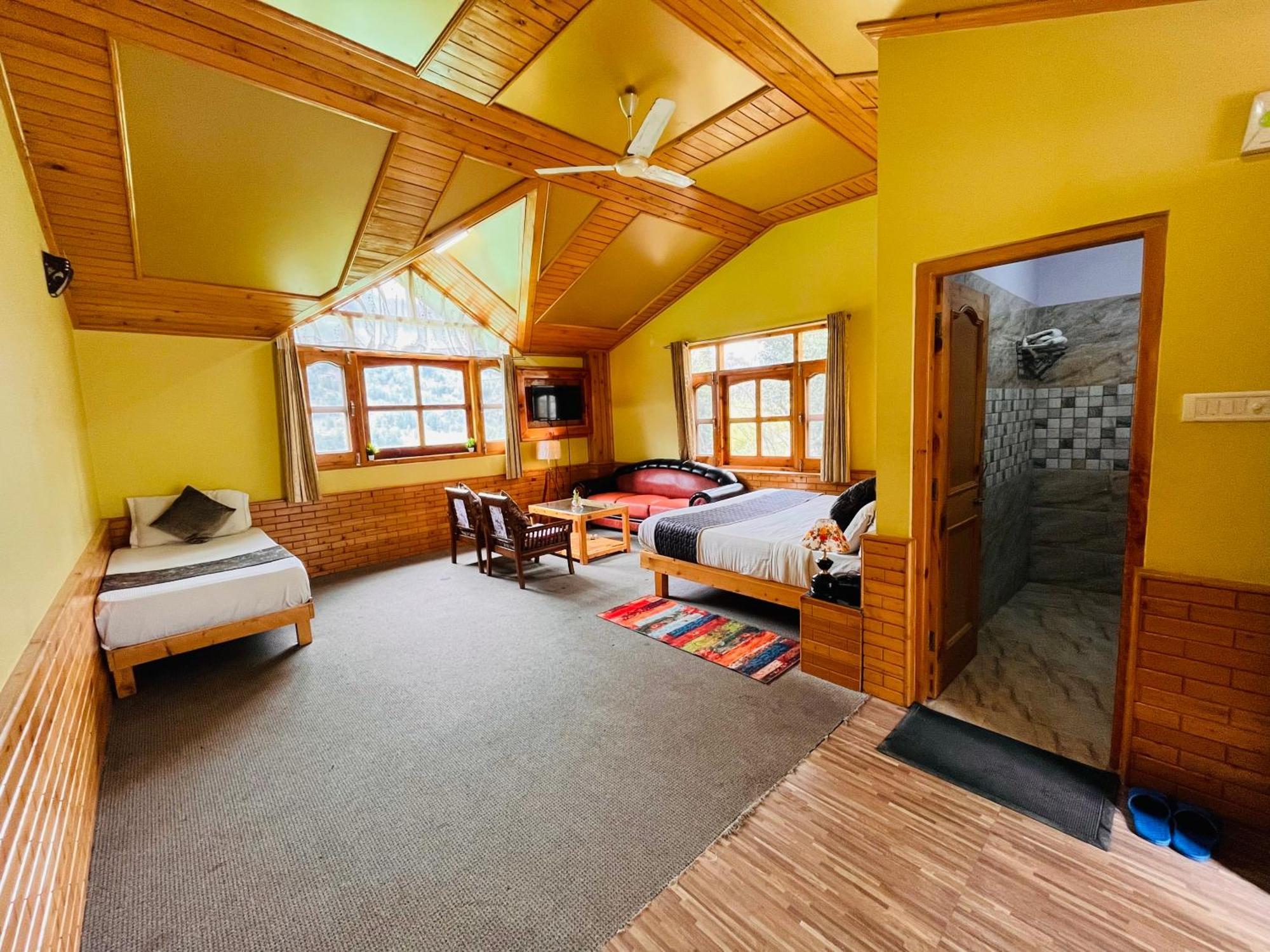 Snow Clad Riverview Hotel & Resort, Manali - Manali (Himachal Pradesh)