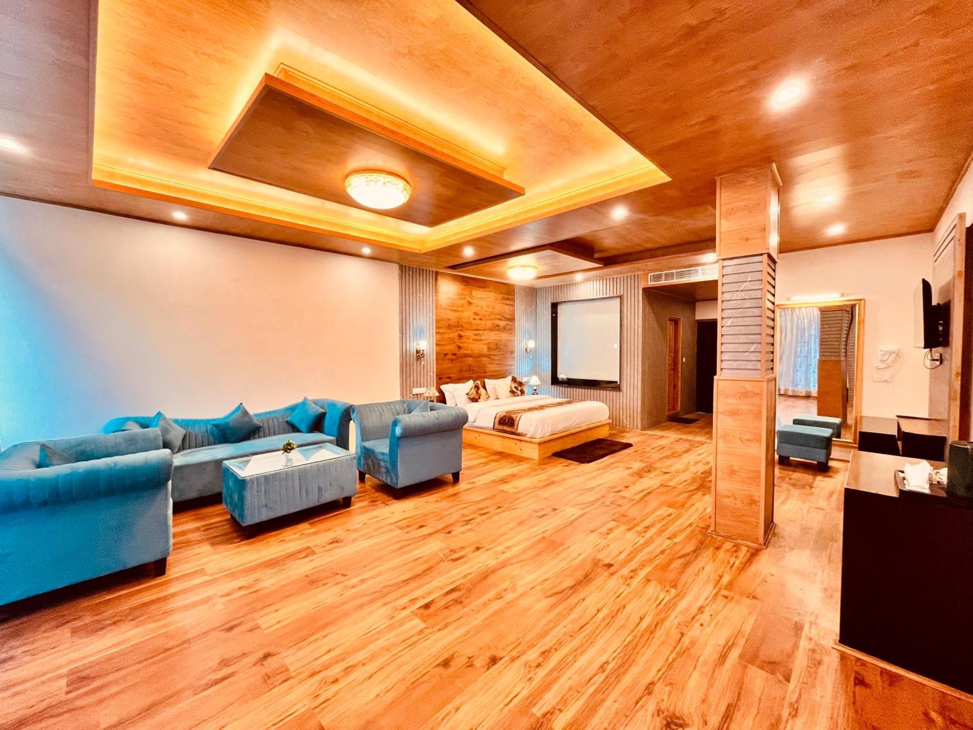 Naina Deventure Resort, Manali - Premium Rooms With Centrally Heated & Scenic View - Manali (Himachal Pradesh)