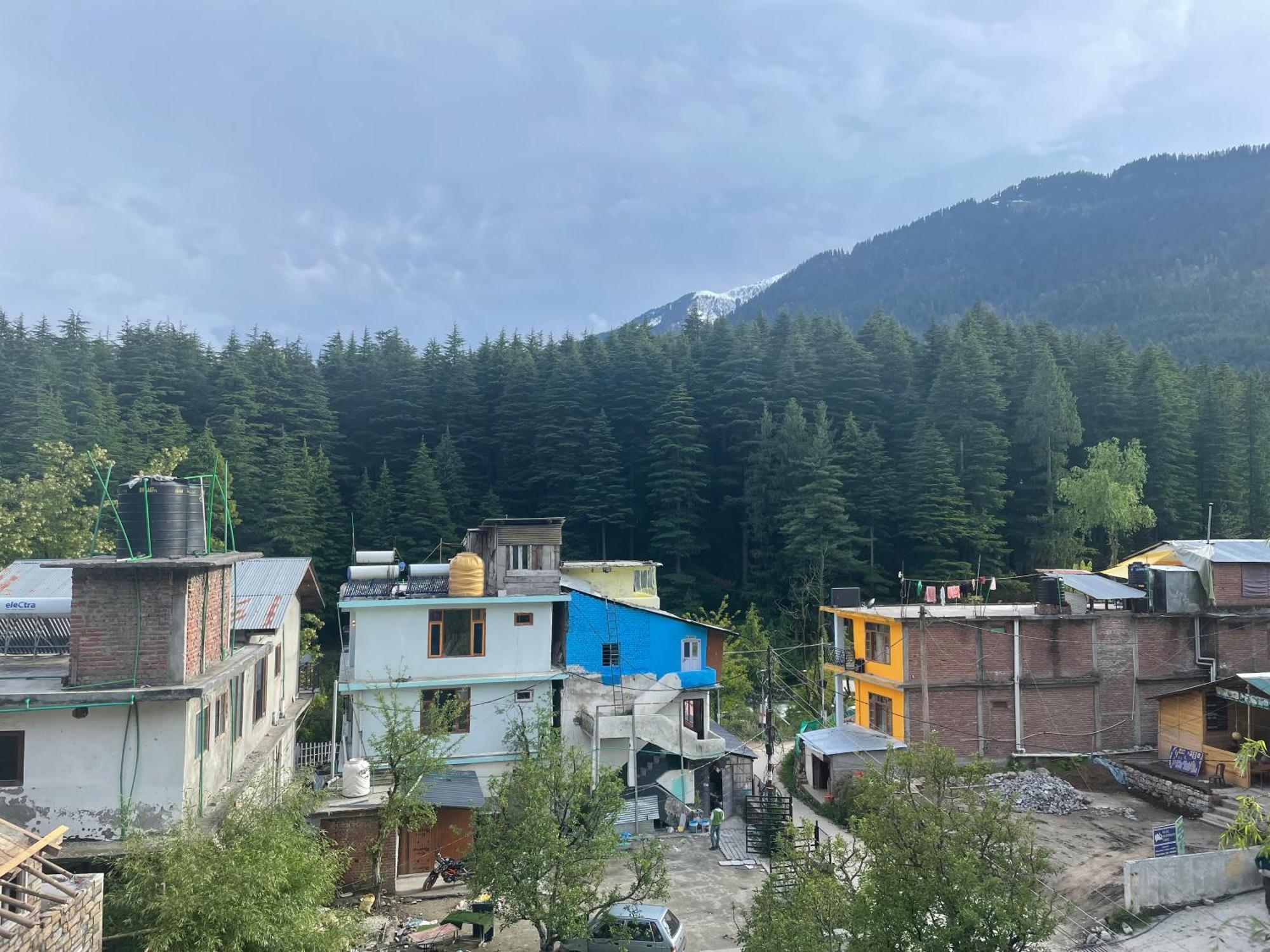 Resort Apple Flower By Rohtang Family Hotels- Balcony & Mountain View, Near Mall Road, Personal Parking - Manali (Himachal Pradesh)