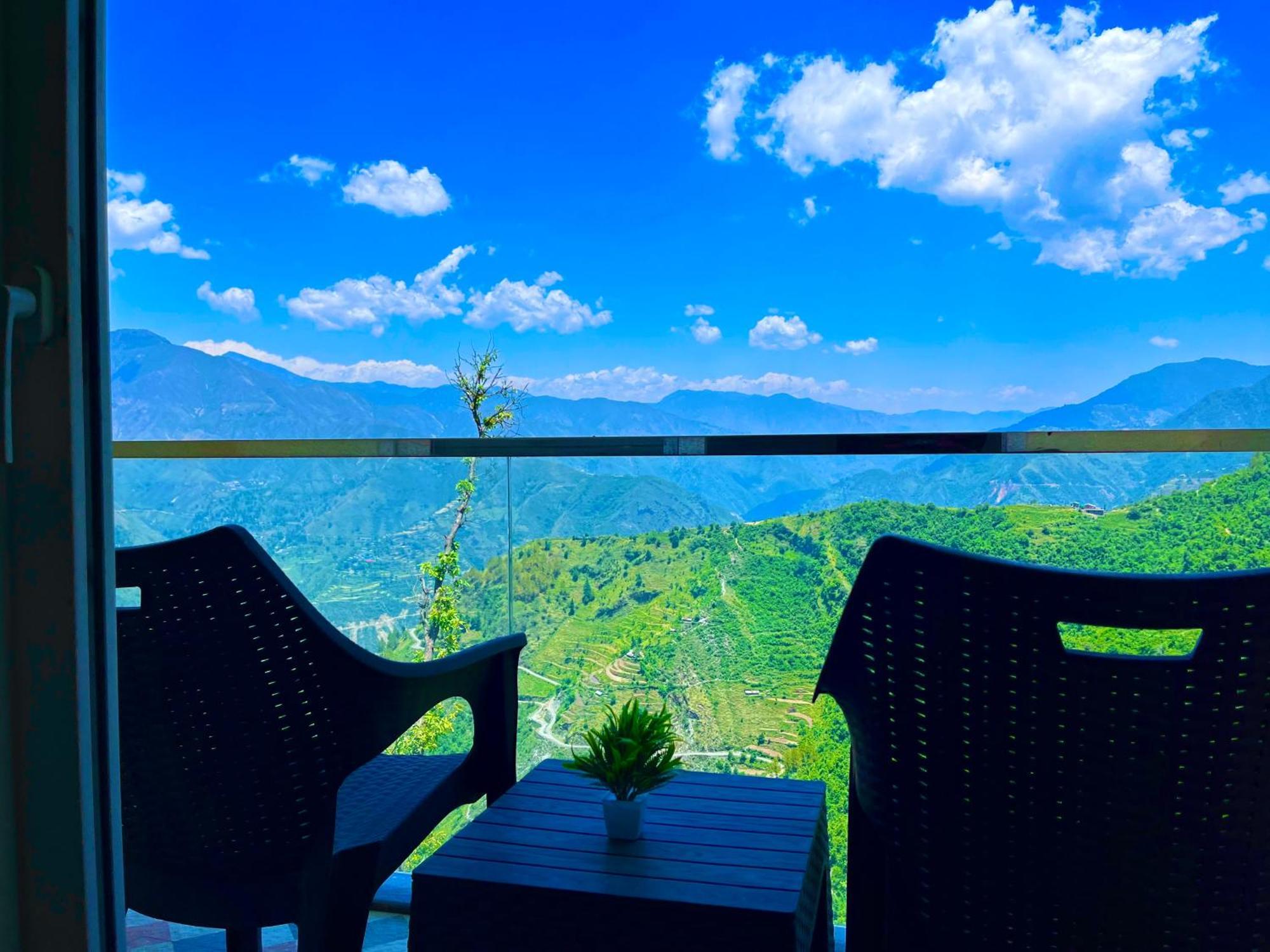 The Rama Lodge, Manali - 1,2,3,4 Bedrooms Independent Luxury Cottages Available With Mountain View - Manali (Himachal Pradesh)