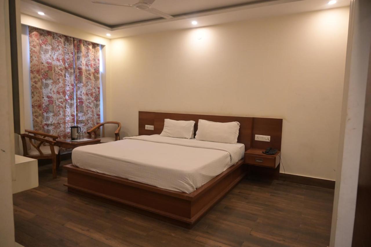 Hotel Apple Blossom 2 Minutes Walking From Mall Road