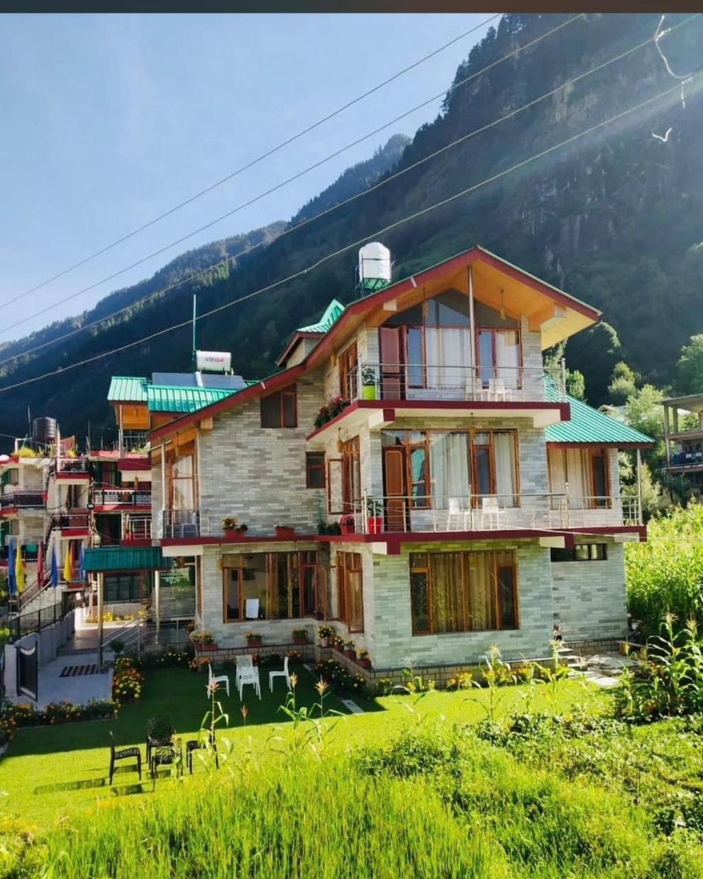Hotel Himachal Heights - Manali (Himachal Pradesh)
